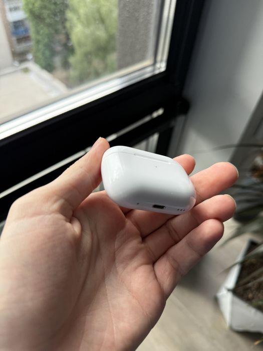 Кейс зарядний AirPods Pro 2 Lightning версія