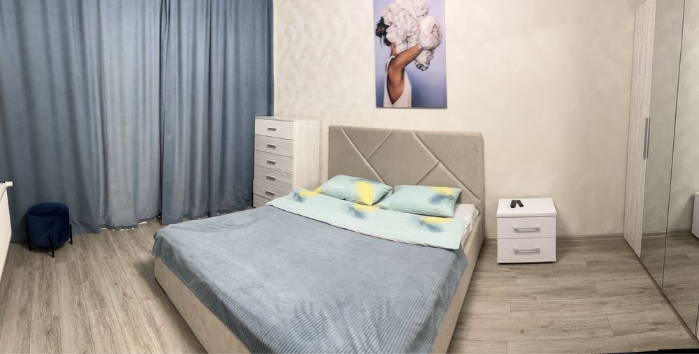 Яровиця, промінь, центр, паркомісце, кондиціонер