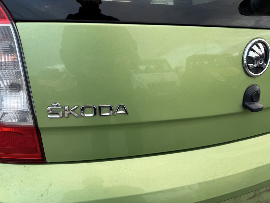 Skoda Citigo kompletna klapa tył tylna LR6U