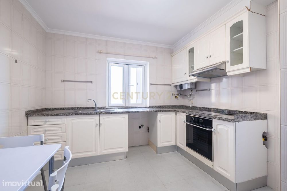 Apartamento T2 para Arrendamento – Centro do Funchal, Ilha da Madeira