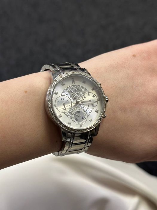 Жіночий годинник Guess