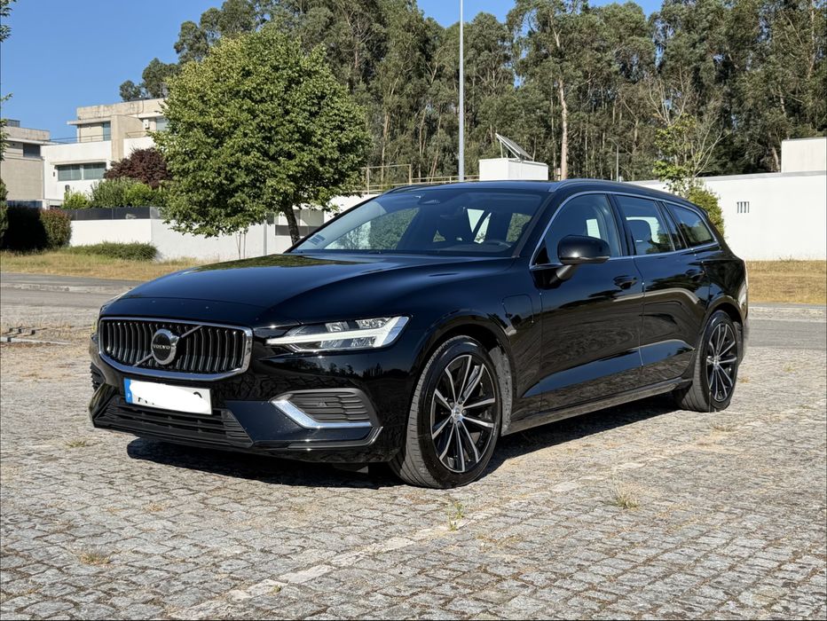 Volvo V60 T6 Recharge Essential c/ IVA