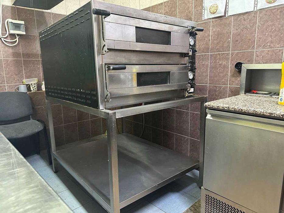 Срочно продам пицца-печь с подставкой  б/у