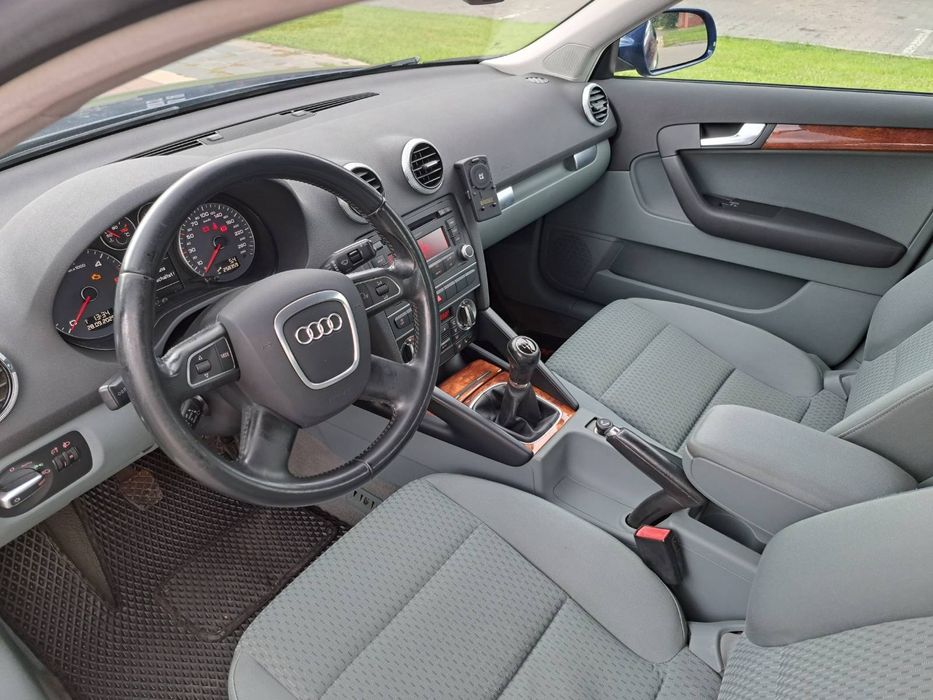 Автомобіль Ауді а3