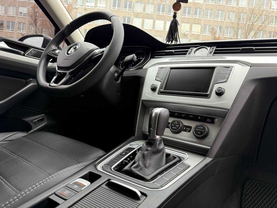 Volkswagen Passat 2015 Дизель 2,0 Автомат