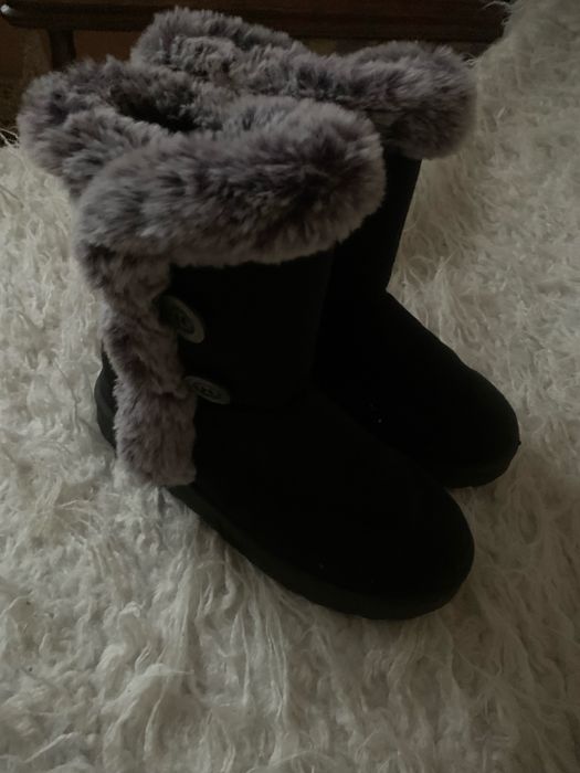 Уги продам недорого