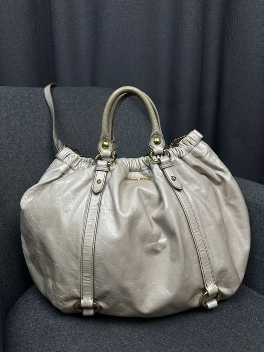 Оригінальна шкіряна сумка тоут miu miu vitello lux leather tote