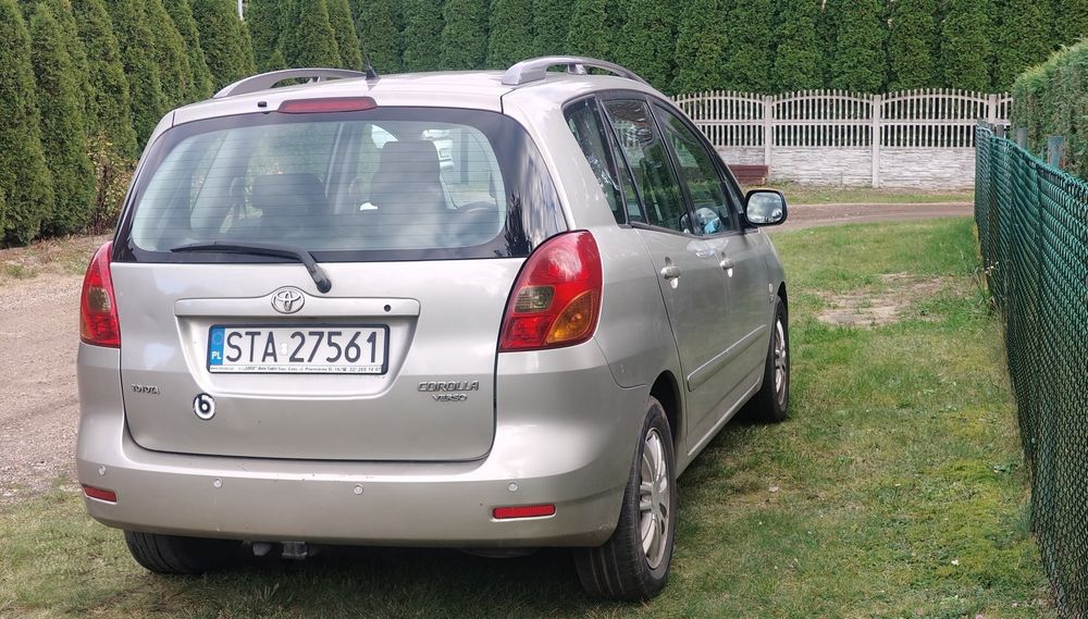 Toyota Corolla Verso minivan