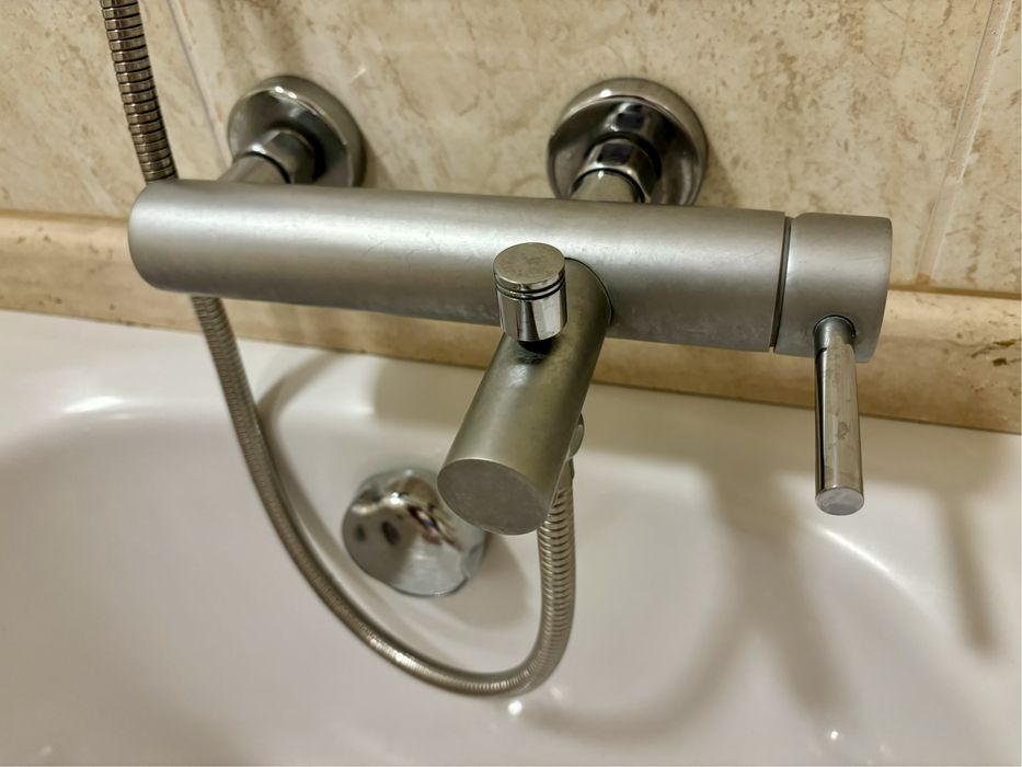 Torneira misturadora monocomando de parede para casa de banho