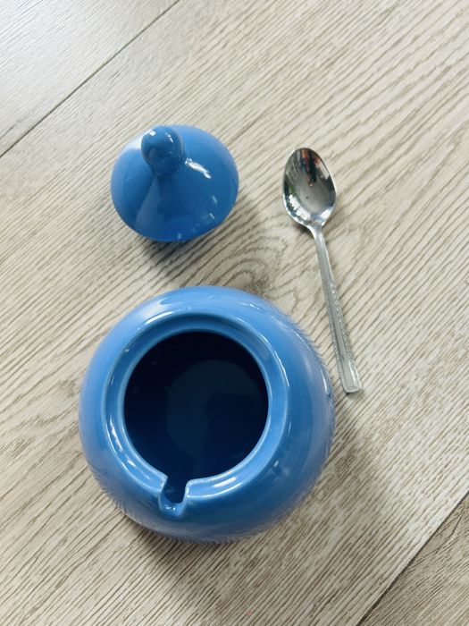 Ceramiczna cukierniczka z łyżeczką