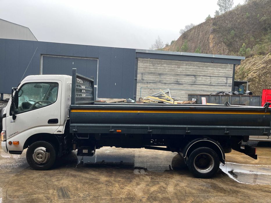 CARRINHA TOYOTA DYNA COM VASCULA