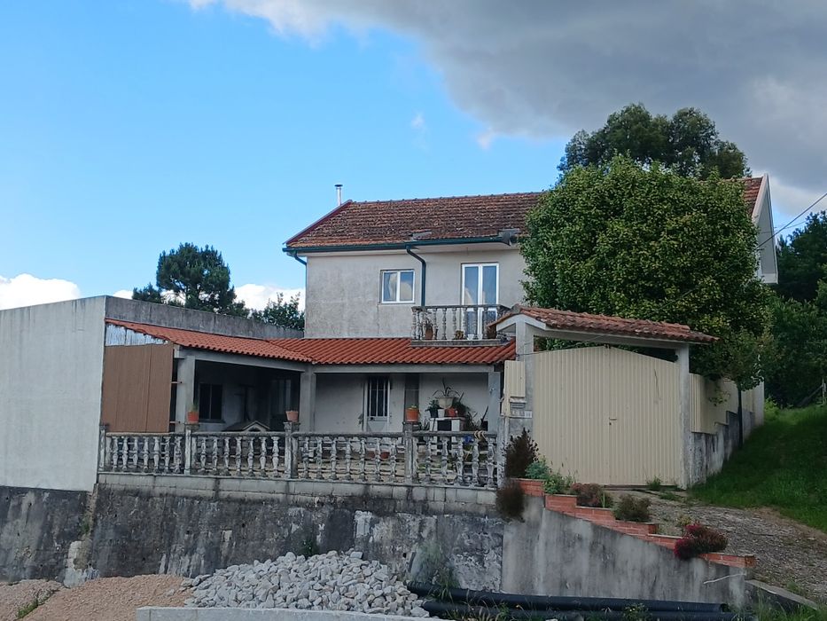 Moradia T5 à venda em Nespereira Alta