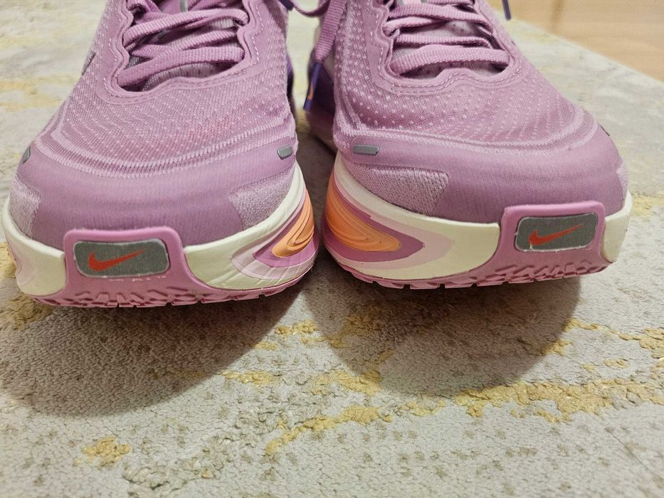 Nike Vomero Plus