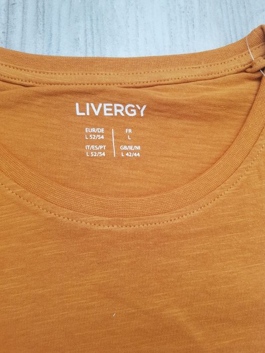 Футболка розмір L