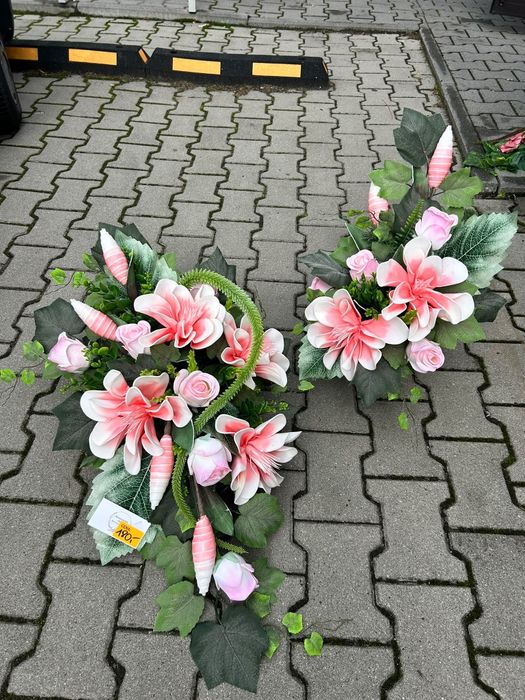 Kompozycje Nagrobne w komplecie z wazonem