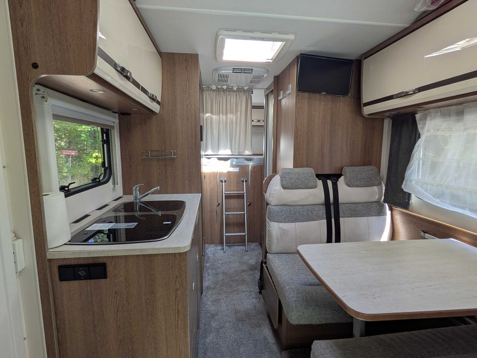 Wynajem kampera 6 osobowego ALKOWA wersja lato-zima   - Modliborzyce