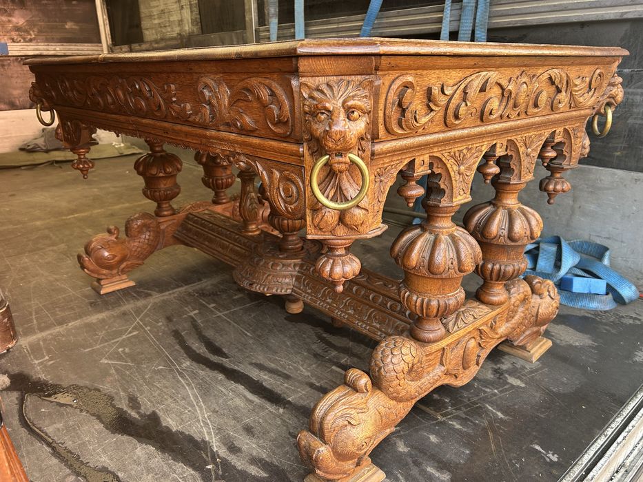 stół w stylu neorenesansowym