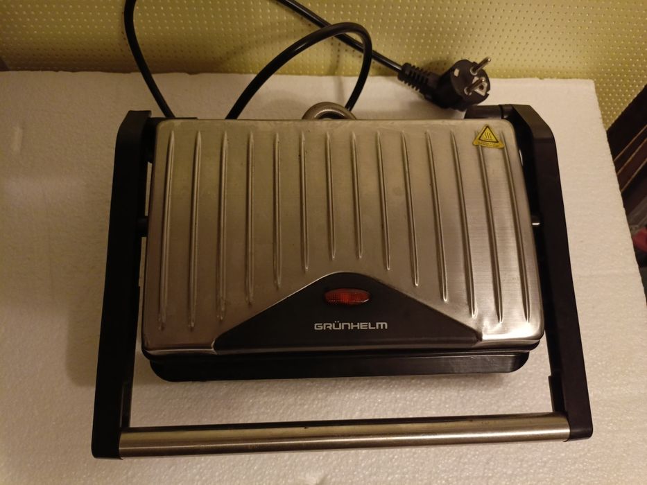 Гриль Grunhelm G750