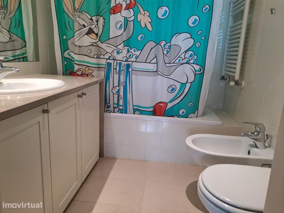 Quarto - localizado em Lumiar Lisbon
