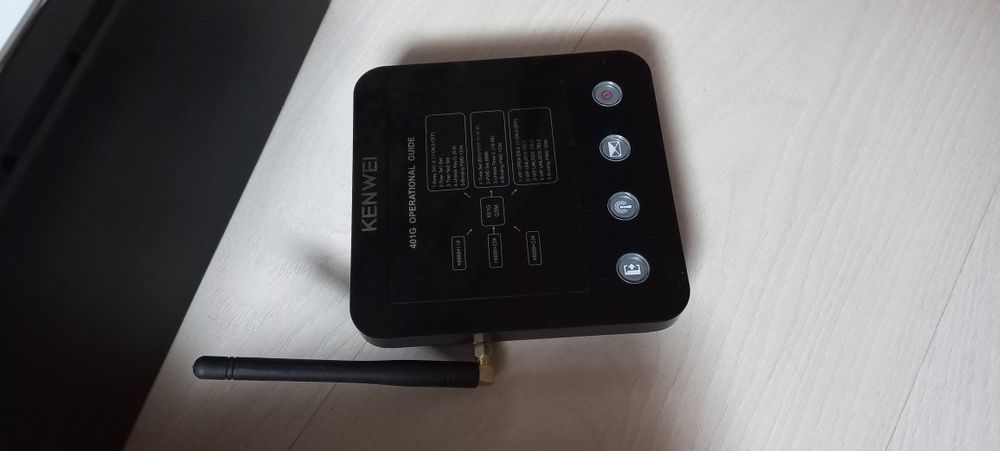 Videodomofon 4monitory otwieranie telefonem jak nowy dwurodzinny