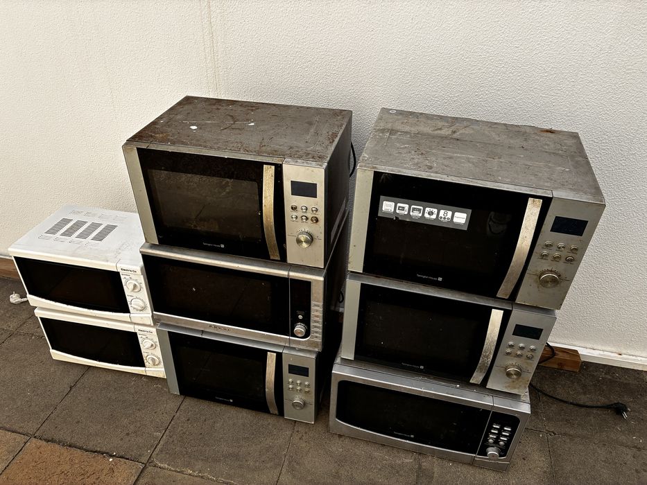 Vendo todos os microondas que estão na foto o conjunto todo por 30€