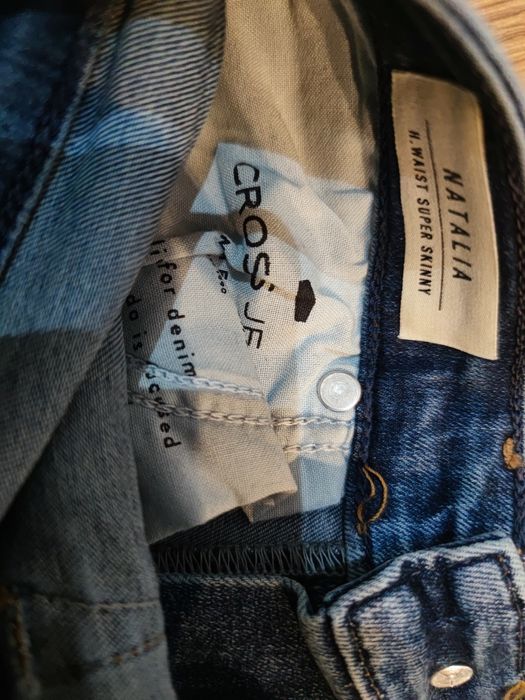 Jeans cross spodnie.   w-27.   L32