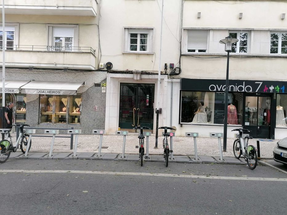 Quarto nas Avenida de Roma - Entrada a 1 Setembro