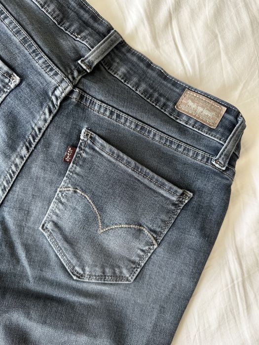 Jeans Legging Levi’s cinzentas