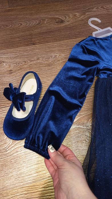 Продам 2 платтячка + туфлі