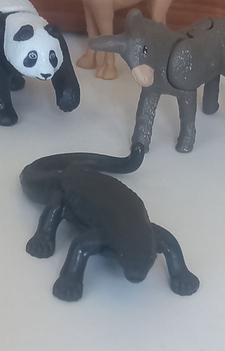 Conjunto de 8 animais em miniaturas