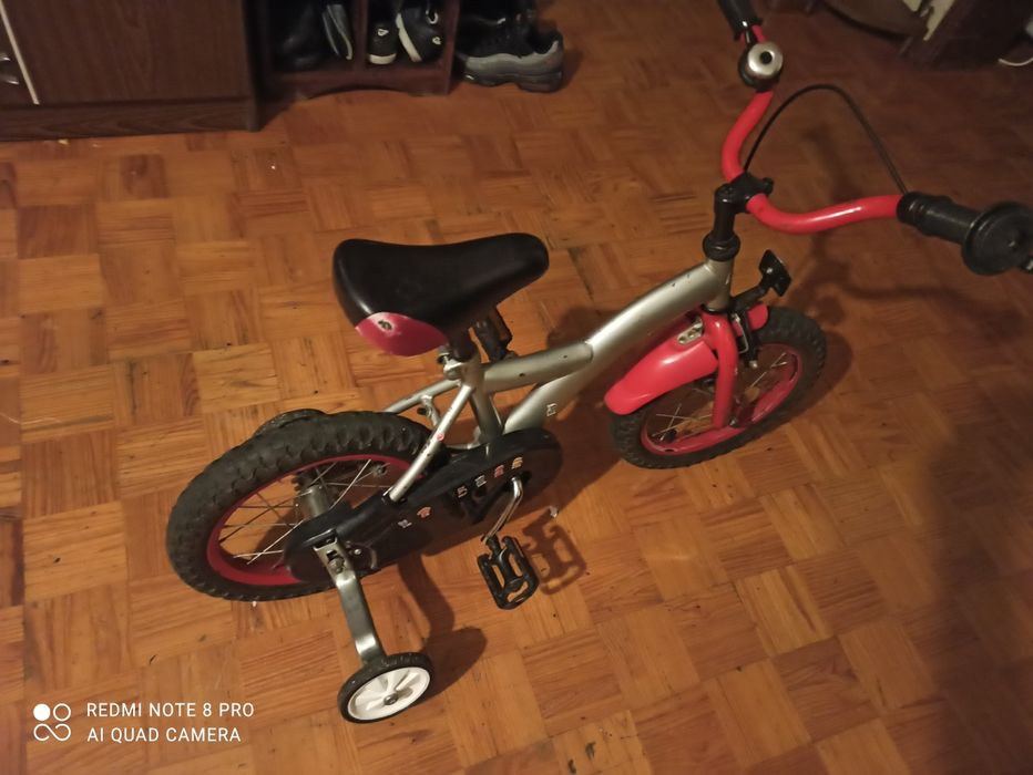 Bicicleta com rodas de apoio