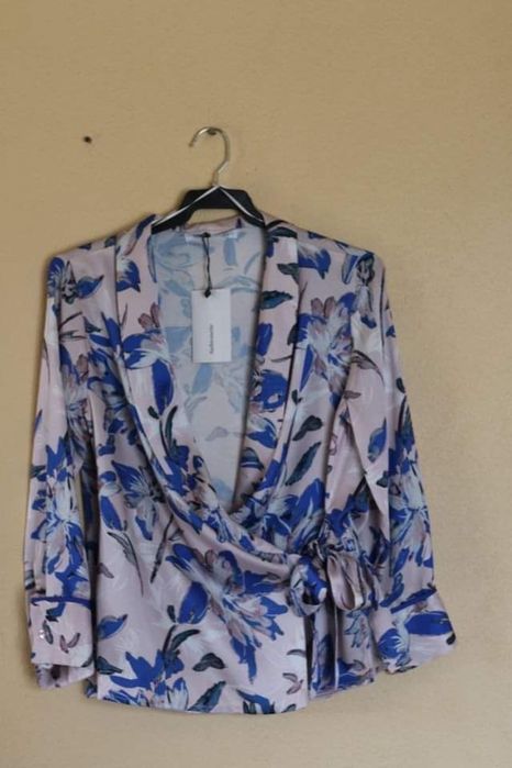 Promoção: Casaco efeito seda com padrão floral