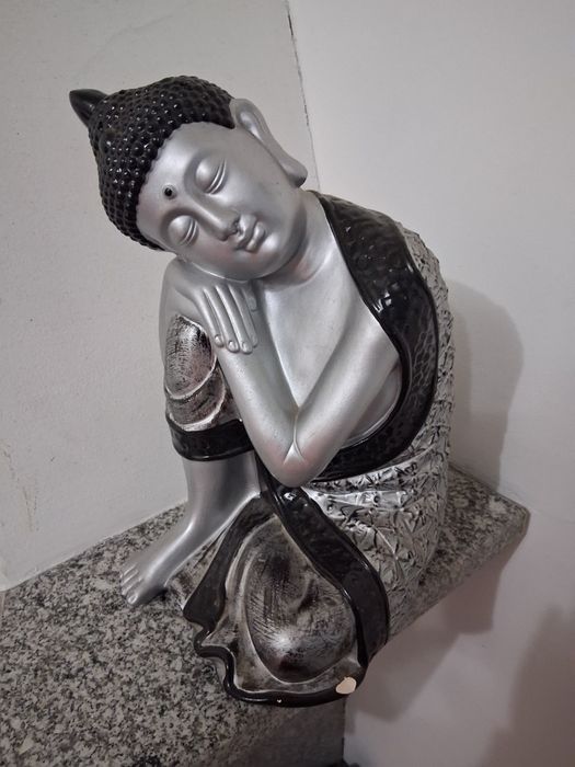 Vendo  peça  devorativa preto e branco