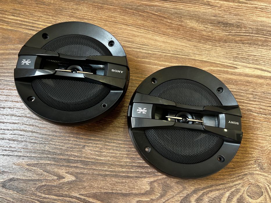 Sony XS-GT1338F — Colunas Auto 13 cm 3 Vias + Grelhas