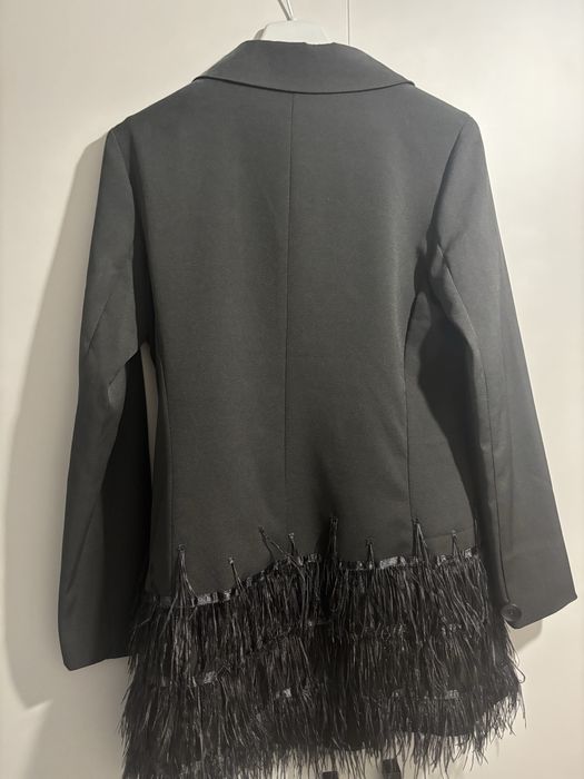 Жакет піджак з пірʼям перями