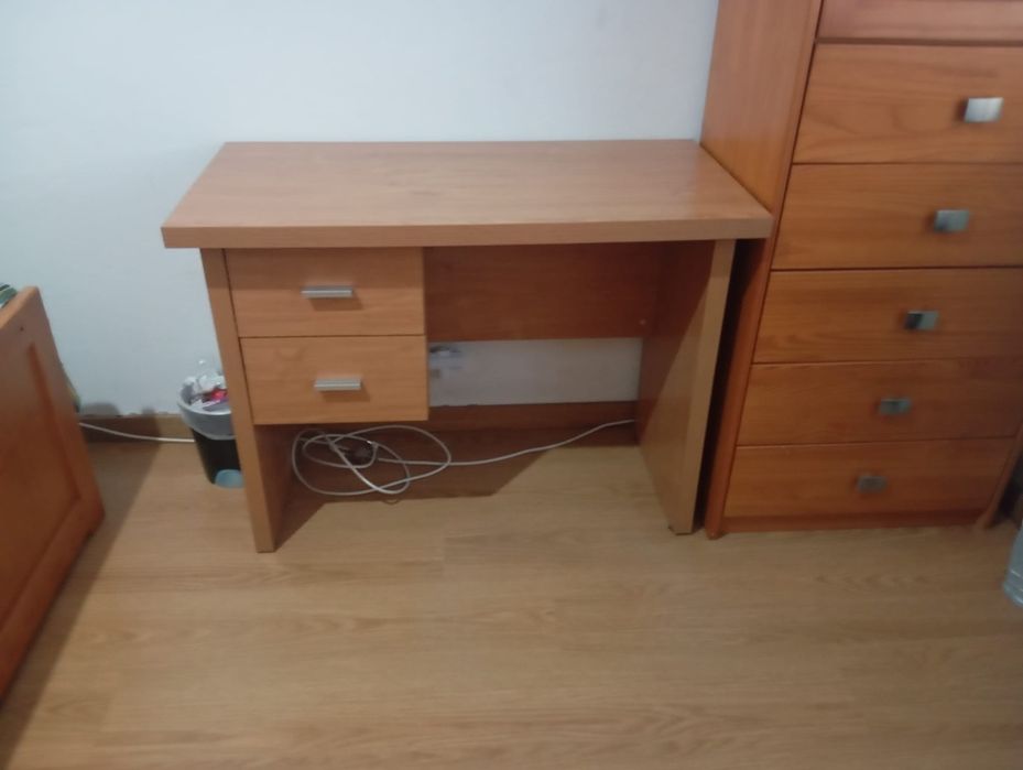 Secretária multiusos