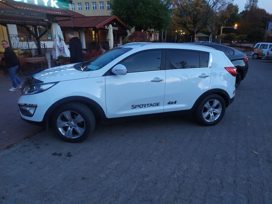 Autolaweta*Przewóz samochodów,osób,sprzętu rolniczego i inne.