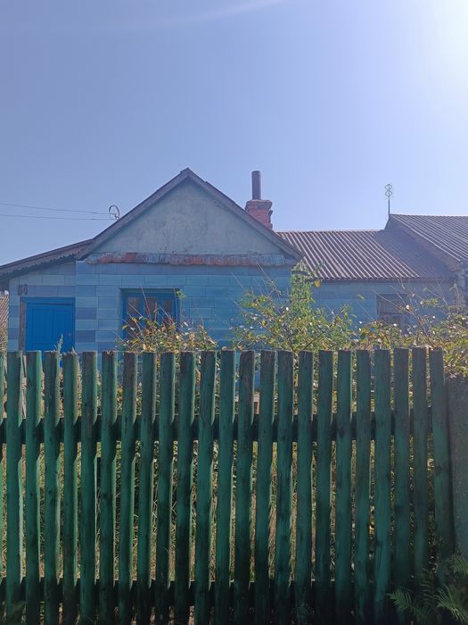 Пів будинку під ремонт в зручному місці