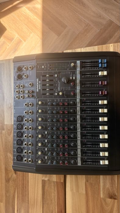 Mesa de mistura MACKIE DFX•12