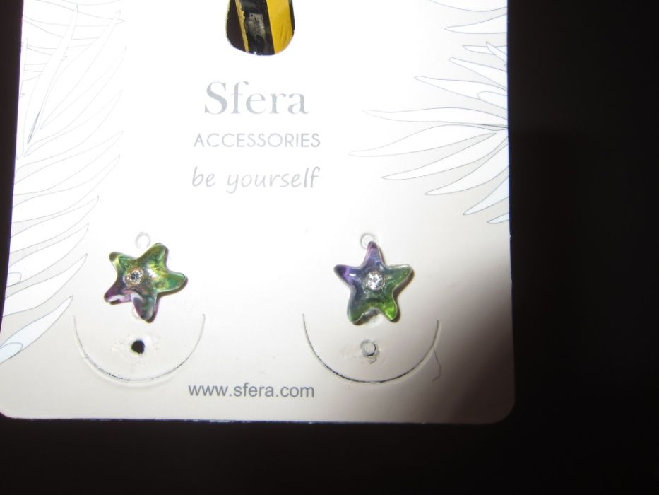 Brincos de Estrelinhas multicôr com brilhante no meio