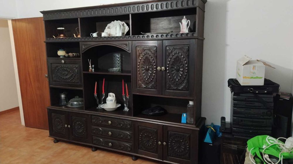 Móvel de sala em bom estado.