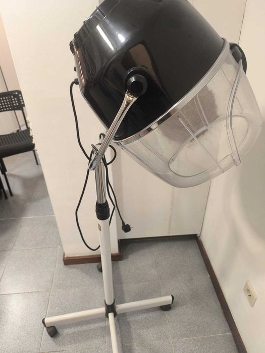 Secador de cabelo de pé