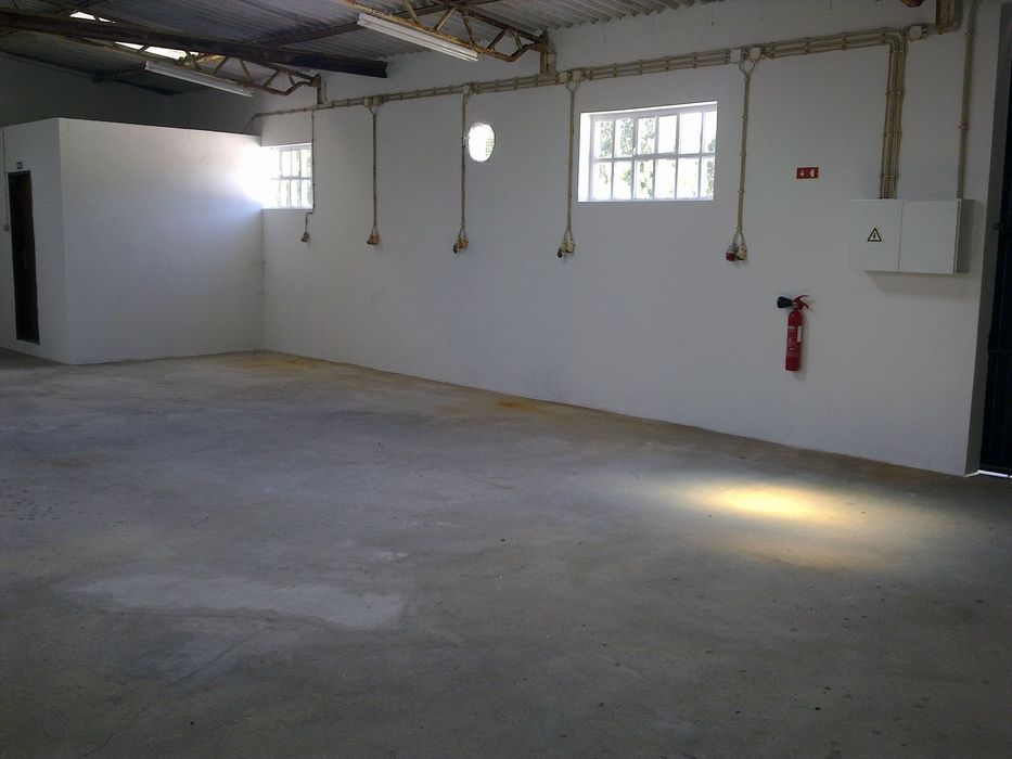 Armazém 120 m2 em Peroneto - Marinha Grande