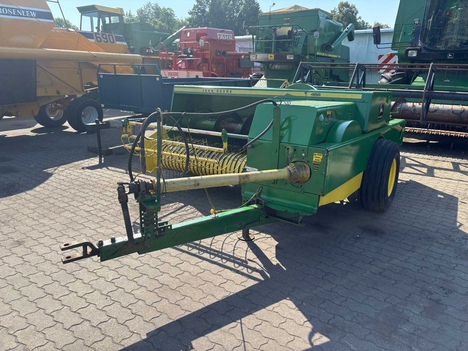 Прес-підбирач John Deere 456