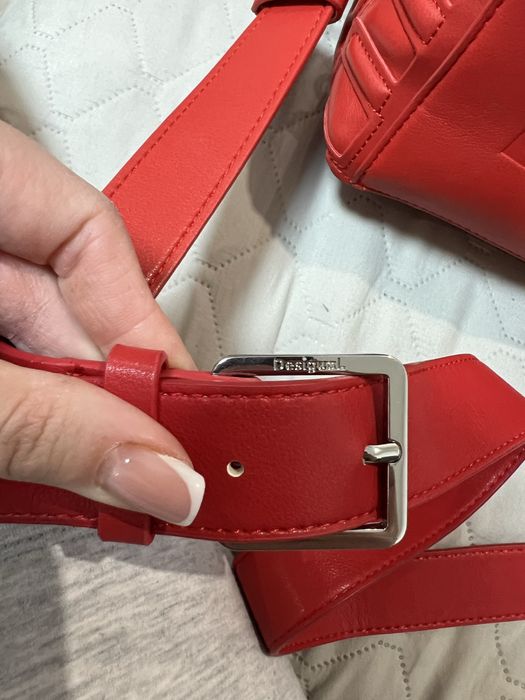 Desigual сумка червоного кольору