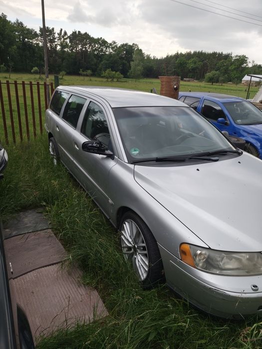 Volvo V70 2 maska srebrna 2005 rok