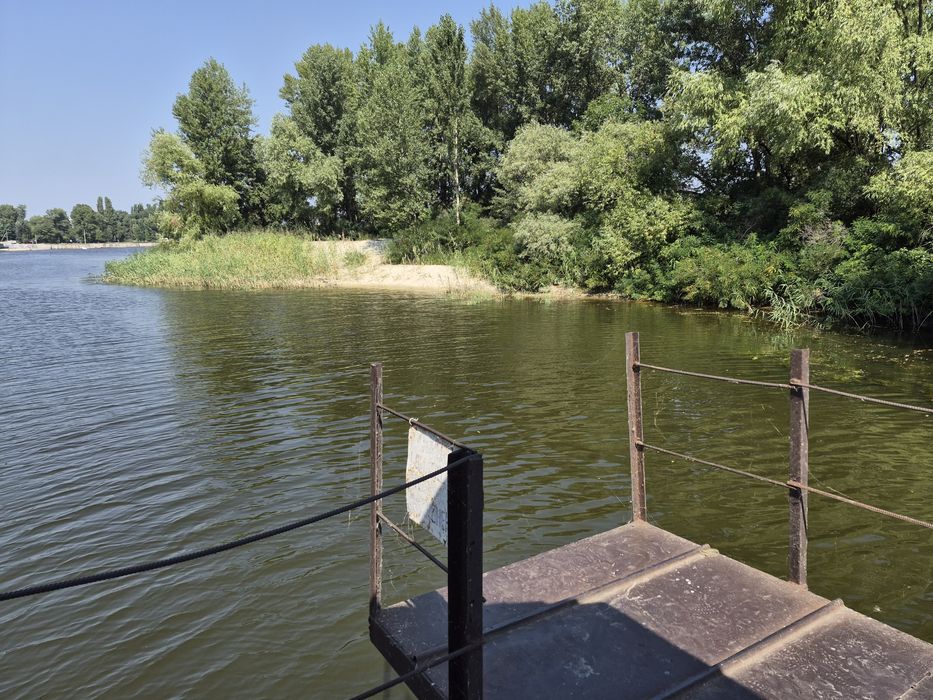 Продам капітальний гараж на причалі "Хвиля 2", р-н Спорохоти.