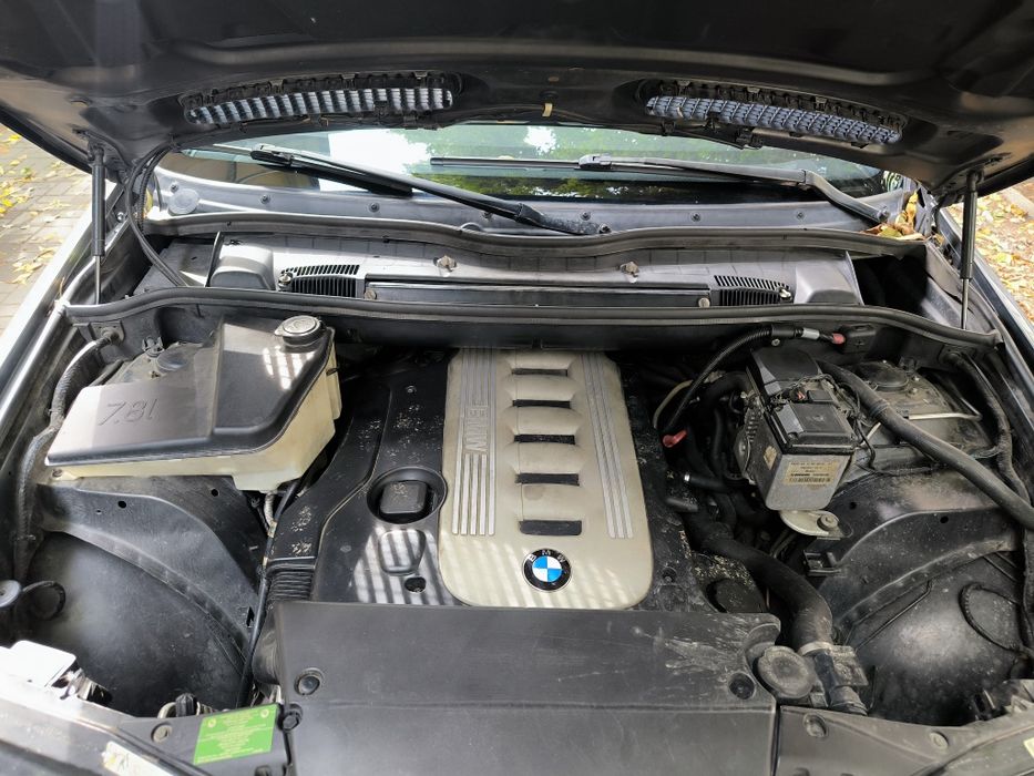 продаж BMW X5 e53