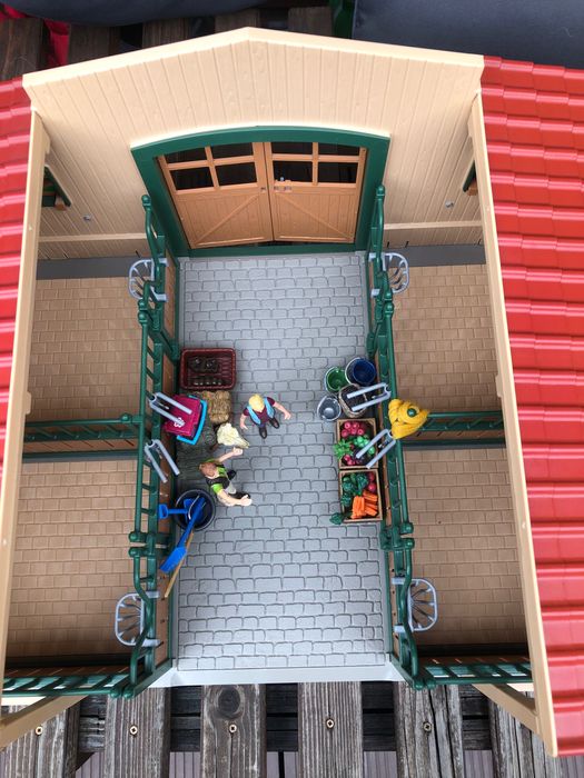 stajnia schleich z myjką dla koni