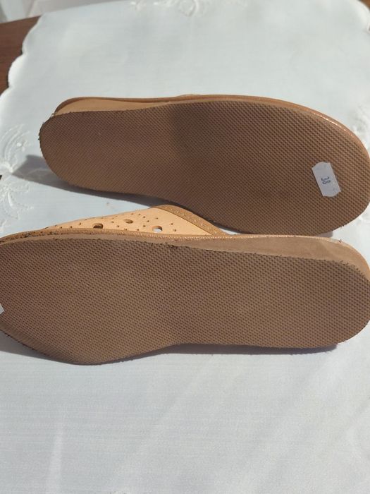 kapcie damskie skórzane,  rozmiar 38